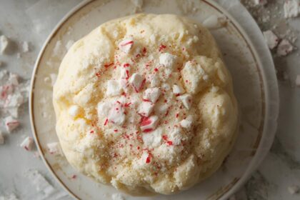 3 ingredient peppermint cloud cookies