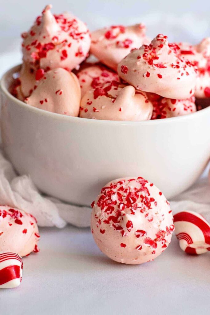 3 Ingredient Peppermint Cloud Cookies