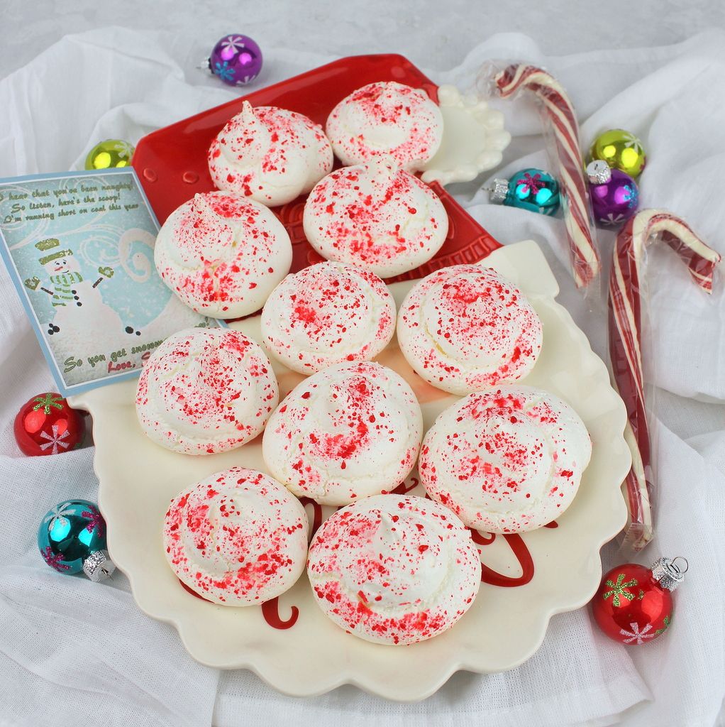 3 Ingredient Peppermint Cloud Cookies