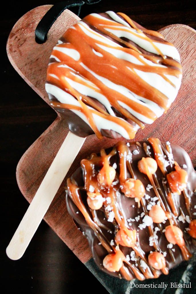 Chocolate-Dipped Apple Slices with Toffee Bits