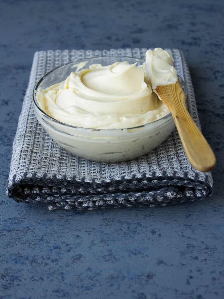 3 ingredient cream cheese frosting