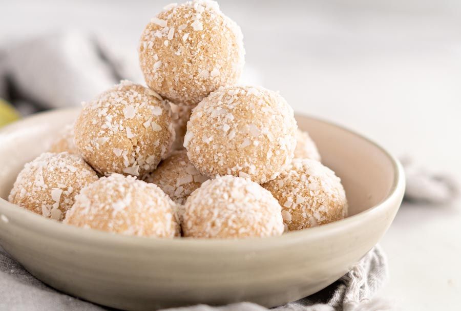 No-Bake Keto Coconut Bites