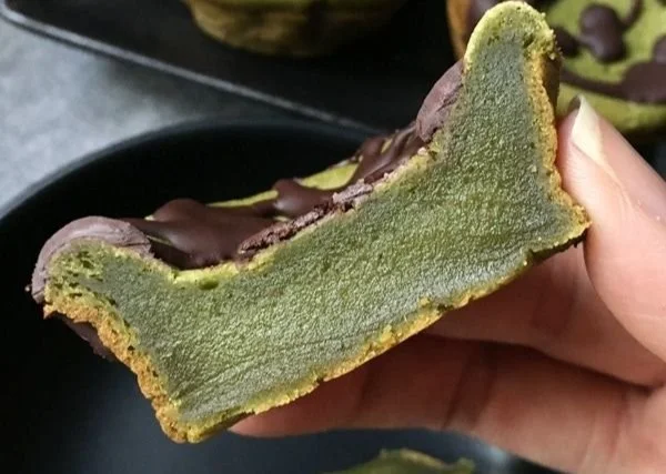 Chewy matcha mochi bites showcasing vibrant green color and chewy texture.