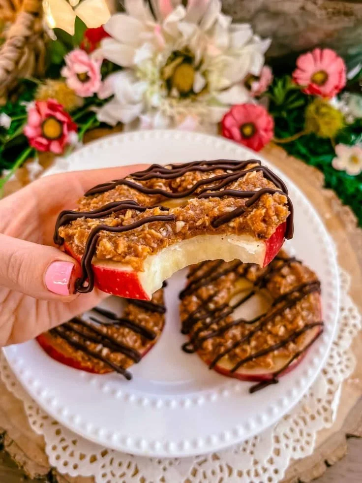 Easy Samoa Apple Slices recipe with rich flavors and apple goodness.