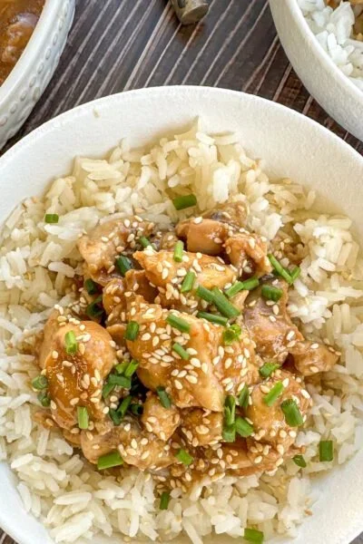 Delicious slow cooker chicken recipe for easy weeknight dinner