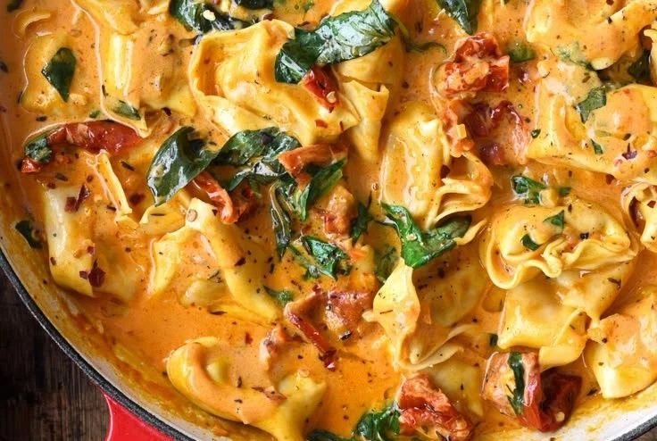 Delicious Marry Me Tortellini recipe for an easy romantic dinner.